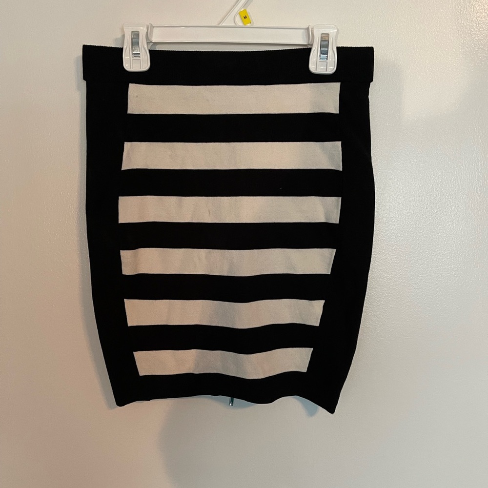 Intermix mini skirt Large